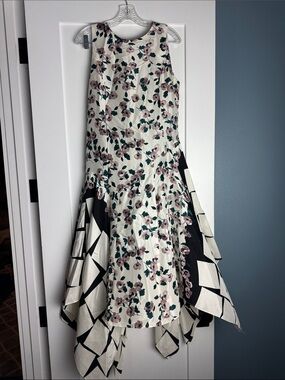 SUNO Cream Floral Asymmetrical Skirt with Black Graphic Panels